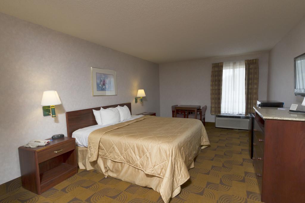 Quality Inn & Suites Mount Vernon Exterior photo